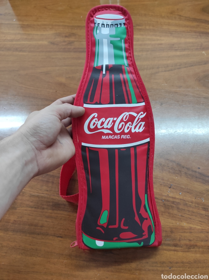 Sammeln von Coca-Cola und Pepsi: Estuche tipo mochila publicidad de Coca cola