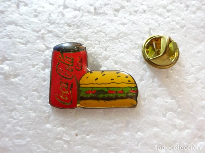 Sammeln von Coca-Cola und Pepsi: PIN DE COCA COLA. LATA Y HAMBURGUESA