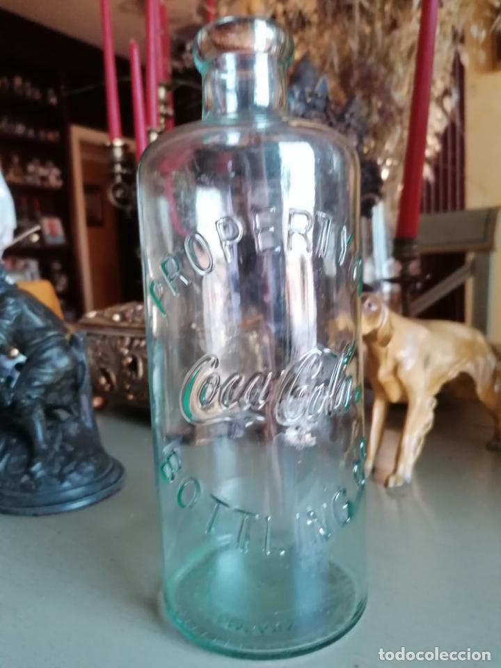 Coleccionismo de Coca-Cola y Pepsi: BOTELLA DE CRISTAL COCA COLA LETRAS EN RELIEVE 23 CM
