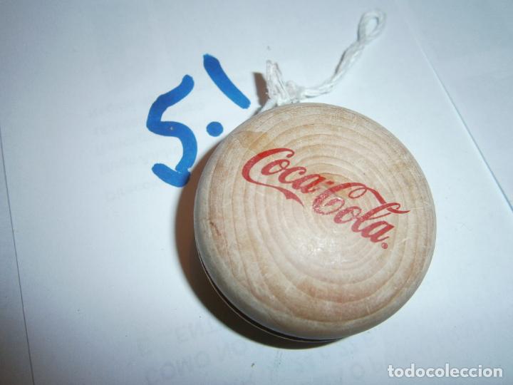Coleccionismo de Coca-Cola y Pepsi: ANTIGUO YO YO COCA COLA DE MADERA - Foto 2