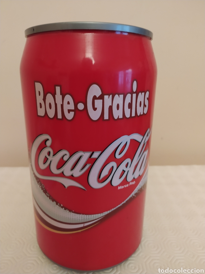 Collecting of Coca-Cola and Pepsi: Bote de Coca-Cola de pl&aacute;stico