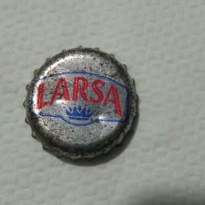 Coleccionismo de Coca-Cola y Pepsi: CHAPA CORONA BATIDOS LARSA. Lote 309431513