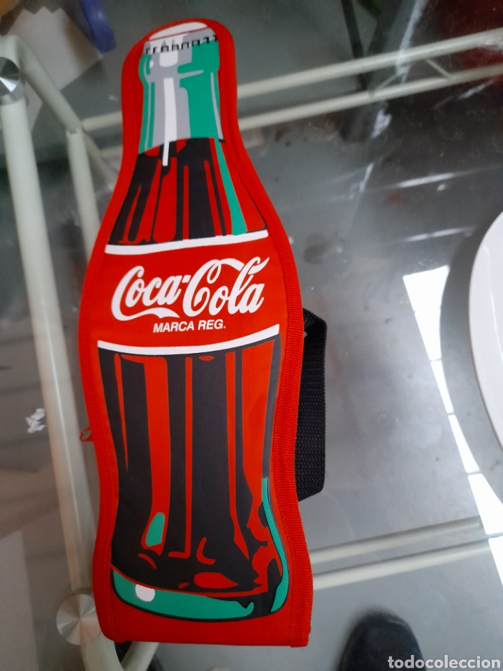 Collecting of Coca-Cola and Pepsi: Estuche bandolera de Coca-Cola, a estrenar