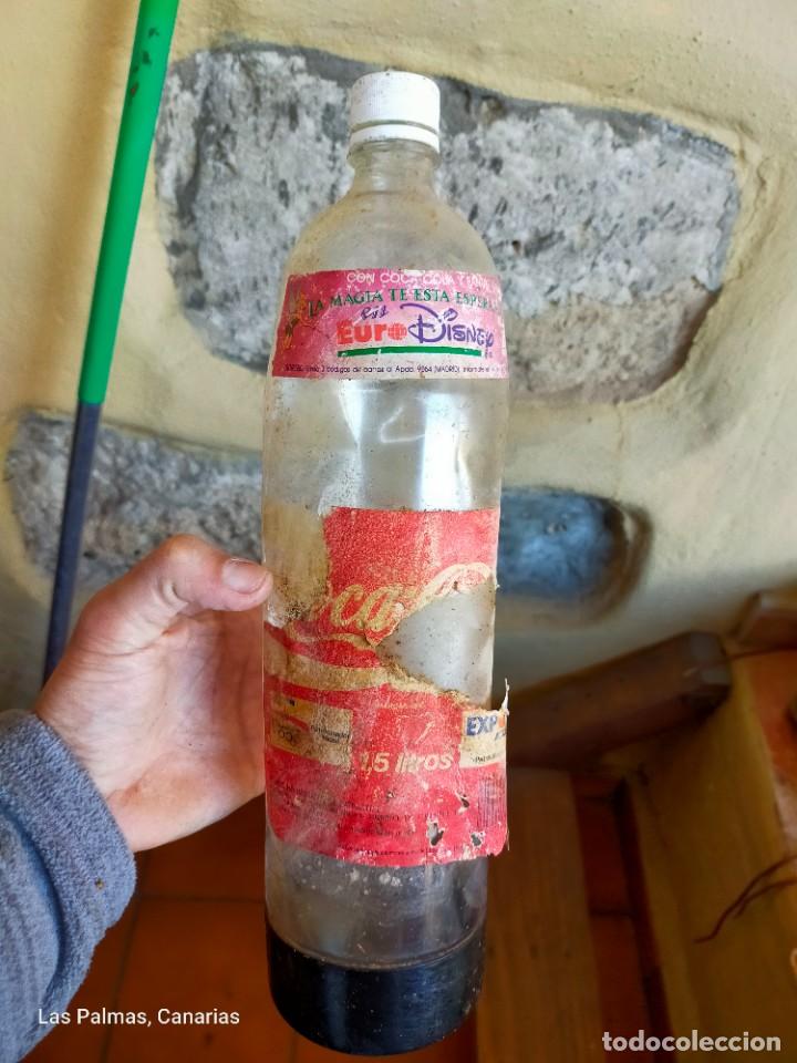 Sammeln von Coca-Cola und Pepsi: Antigua botella de refresco gaseosa Coca Cola - Promoci&oacute;n Euro Disney Tap&oacute;n de rosca