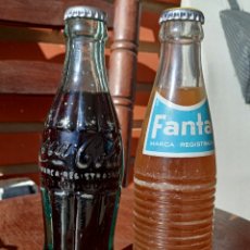 Coleccionismo de Coca-Cola y Pepsi: COCA-COLA Y FANTA. BOTELLA DE COCACOLA LETRAS RELIEVE AÑOS 60 RELLENADA POR ÚLTIMA VEZ EN LOS 90