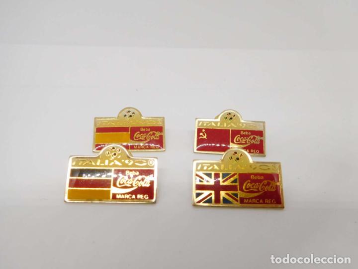 Collecting of Coca-Cola and Pepsi: LOTE DE 4 PINS DE COCA COLA MUNDIAL DE FUTBOL ITALIA 90. Inglaterra, Alemania, Espa&ntilde;a y URSS