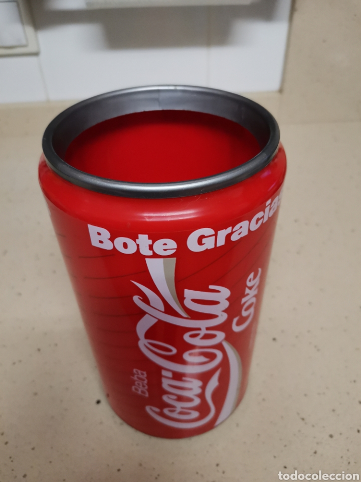 Collecting of Coca-Cola and Pepsi: Bote de propinas bar coca-cola cocacola