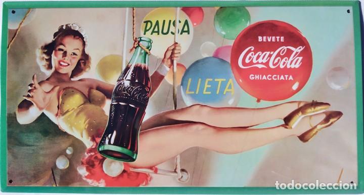 Collezionismo di Coca-Cola e Pepsi: Placa, Cartel o Chapa met&aacute;lica de CocaCola/Coca Cola de Planeta DeAgostini, Chica en trapecio