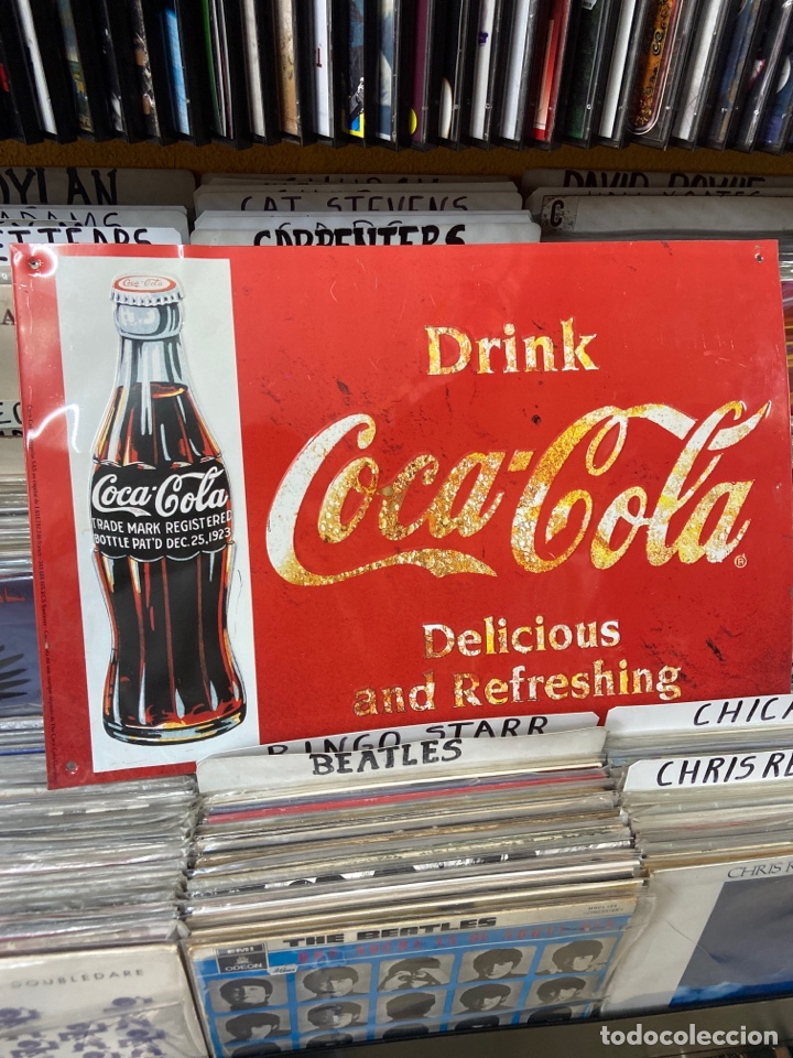Collecting of Coca-Cola and Pepsi: Cartel Coca Cola con relieve