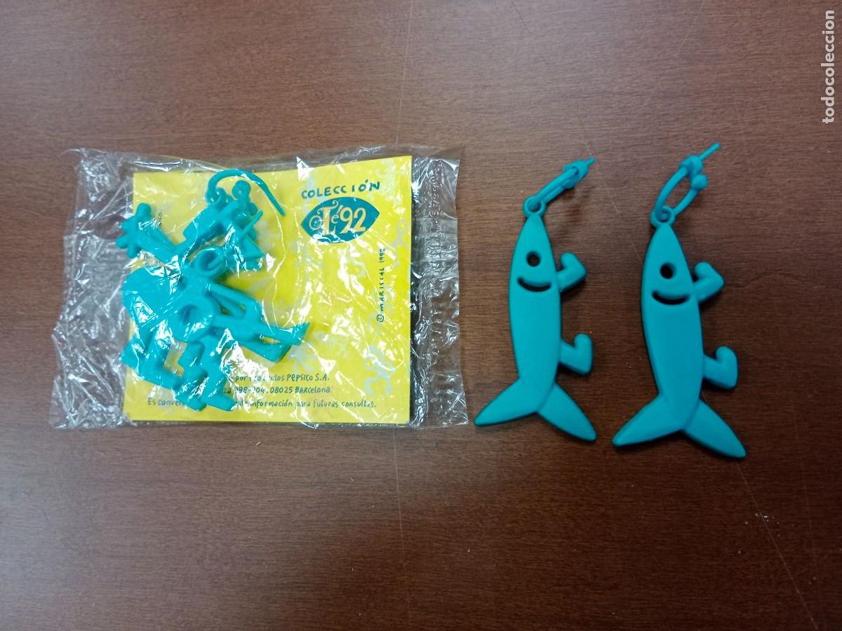 Colecionismo de Coca-Cola e Pepsi: 2 PAREJAS DE PENDIENTES DE PLASTICO - DISE&Ntilde;O MARISCAL 1992 - BARCELONA OLE 92 - PROMO PEPSICO