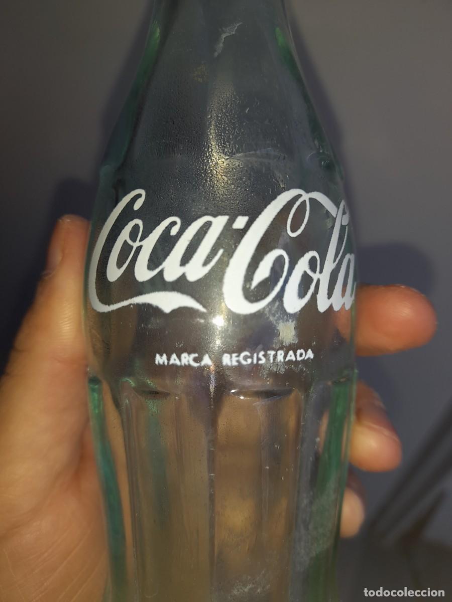 Coleccionismo de Coca-Cola y Pepsi: Botella de refresco Coca cola 20 cl - Foto 3