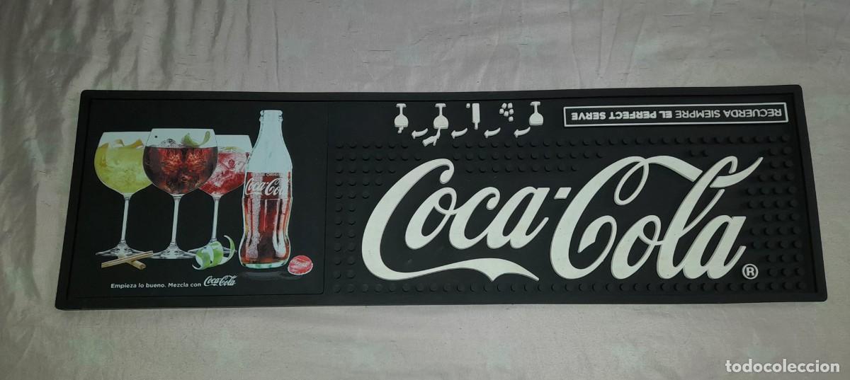 Collecting of Coca-Cola and Pepsi: alfombrilla de bar de coca cola plastico dura,mide 57 x 17 ctms,