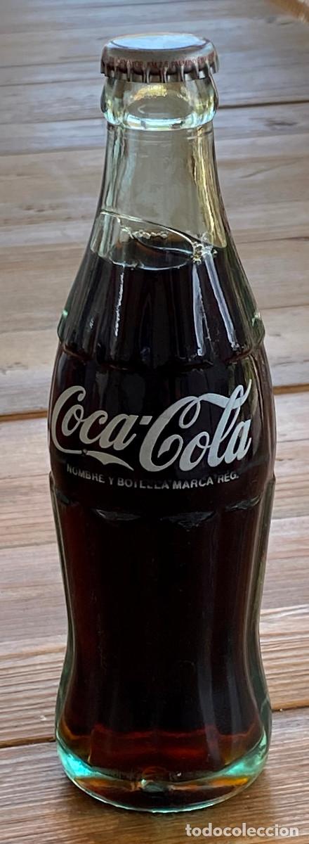 Coleccionismo de Coca-Cola y Pepsi: BOTELLA DE COCA-COLA, SIN ABRIR, 19CL. MIDE 20 CMS. - Foto 1