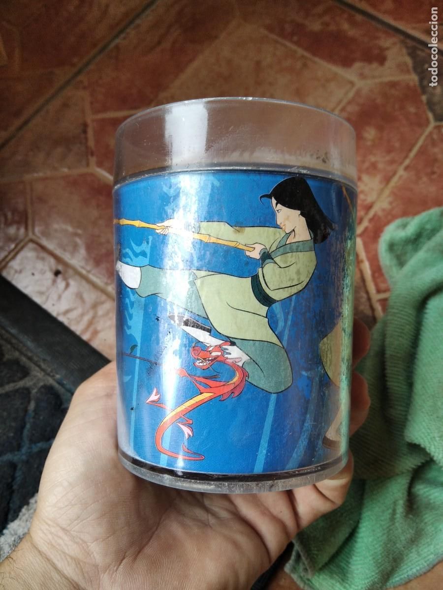 Collecting of Coca-Cola and Pepsi: Antiguo vaso pl&aacute;stico promoci&oacute;n Mul&aacute;n Dibujos animados Disney - Coca Cola