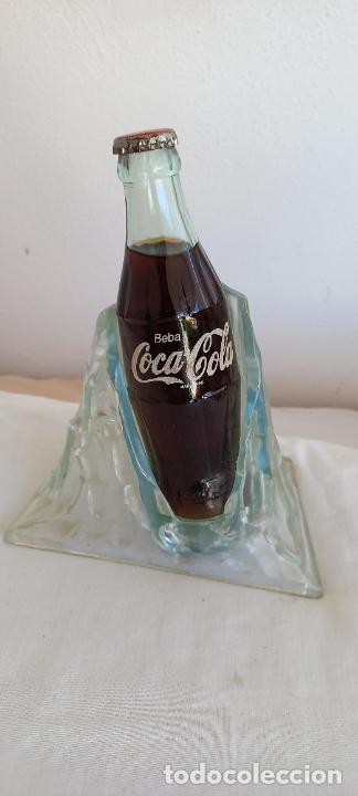 Collecting of Coca-Cola and Pepsi: Expositor de Coca cola,efecto hielo, con la botella