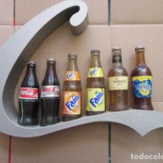 Coleccionismo de Coca-Cola y Pepsi: 1 EXPOSITOR DE COCACOLA CON 6 BOTELLAS SIN ABRIR CON SUS CHAPAS, OBSERVE FOTOS