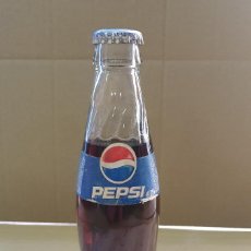 Coleccionismo de Coca-Cola y Pepsi: BOTELLAS. PEPSI ETIQUETA DE PAPEL CON LIQUIDO ORIGINAL