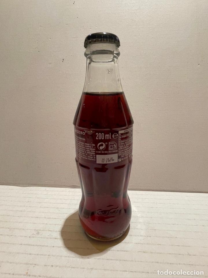 Coleccionismo de Coca-Cola y Pepsi: Botella de COCA COLA 200 ml - Foto 2