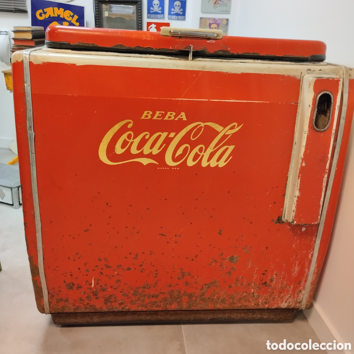Coleccionismo de Coca-Cola y Pepsi: Nevera coca cola a&ntilde;os 60. Con abrechapas. Funciona.