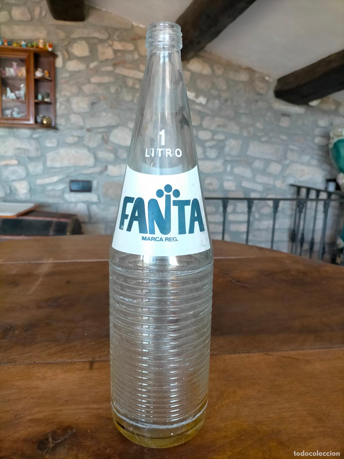 Coleccionismo de Coca-Cola y Pepsi: Antigua botella de cristal coleccionable Fanta de 1 litro 1L marca registrada a&ntilde;os 80-90