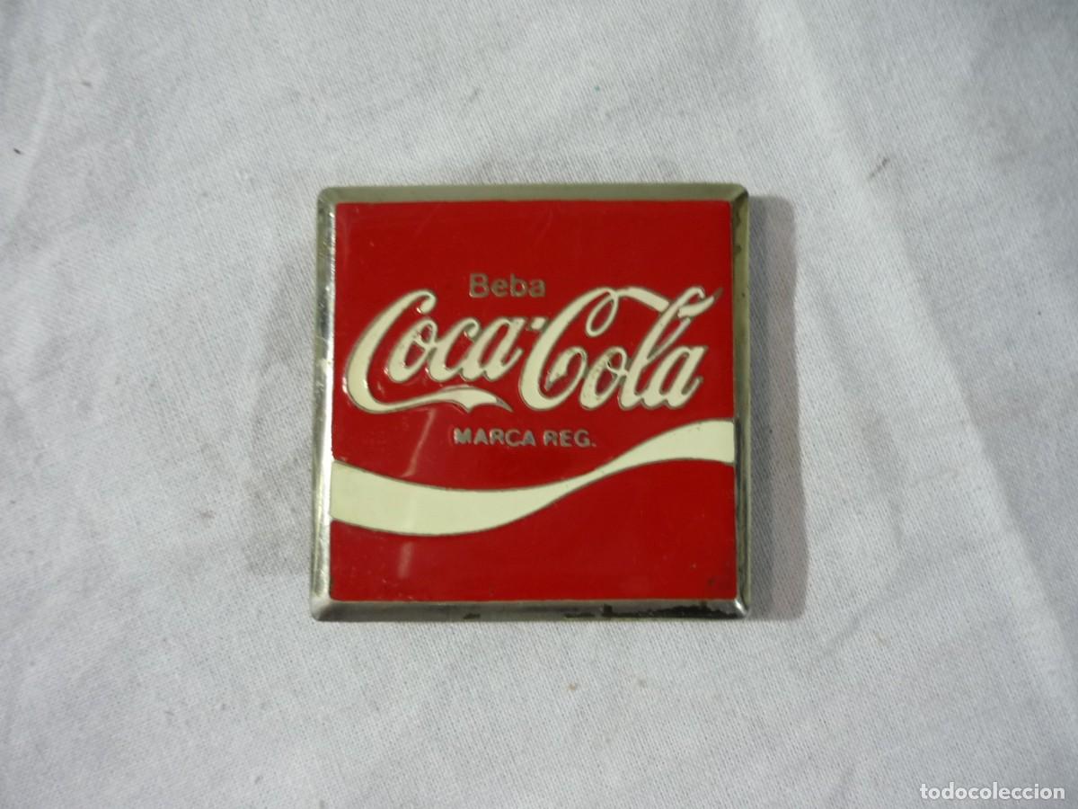 Coleccionismo de Coca-Cola y Pepsi: Chapa de coca-cola de 2 alfileres - Foto 2