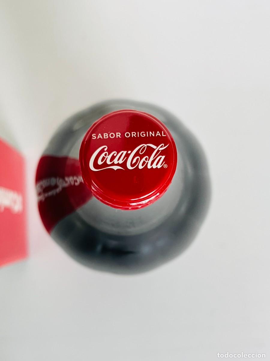 Coleccionismo de Coca-Cola y Pepsi: Botella de vidrio de Coca Cola 2017 - Foto 2