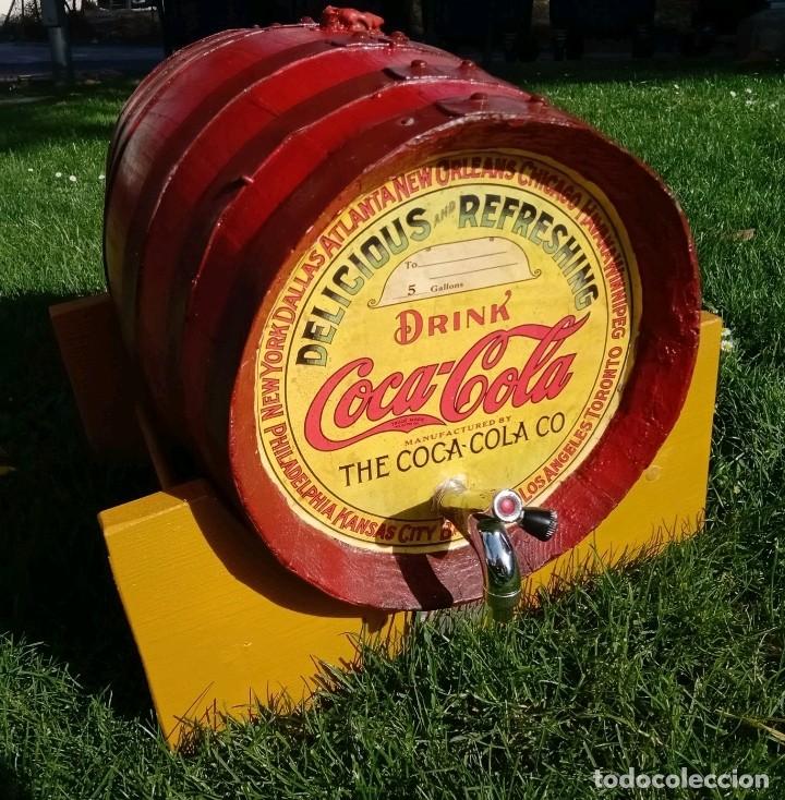 Coleccionismo de Coca-Cola y Pepsi: EXPOSITOR BARRIL TONEL COCA COLA LATA BOTELLA DRINK REFRESHING GRIFO REPRODUCCION DECORACION NUEVO