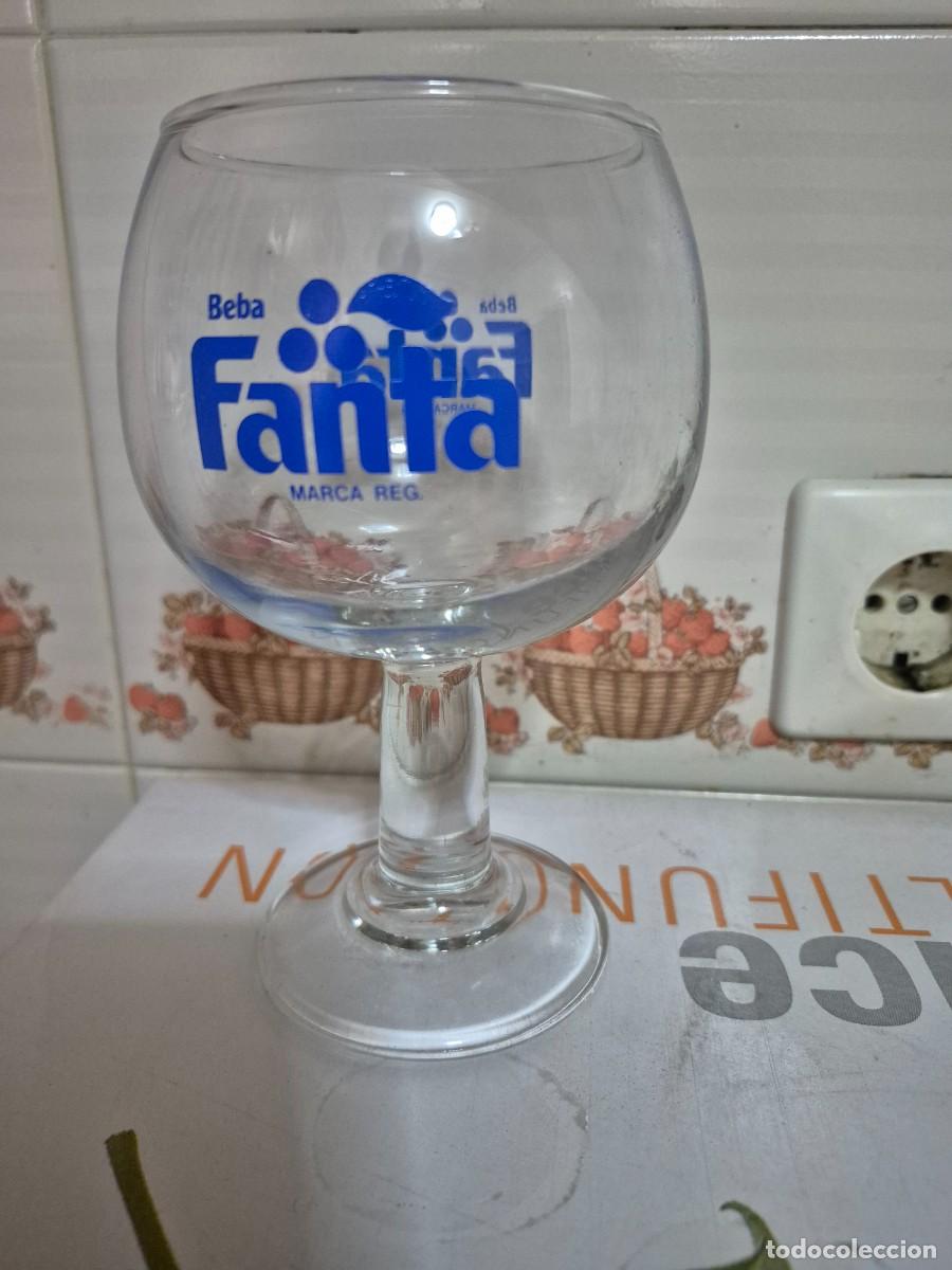 Coleccionismo de Coca-Cola y Pepsi: L127 Copa bal&oacute;n Fanta