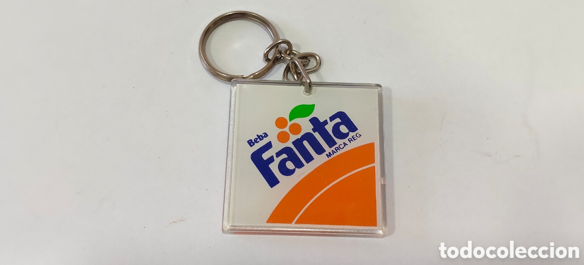 Coleccionismo de Coca-Cola y Pepsi: LLAVERO PUBLICITARIO VINTAGE BEBA FANTA .(Material Metraquilato)