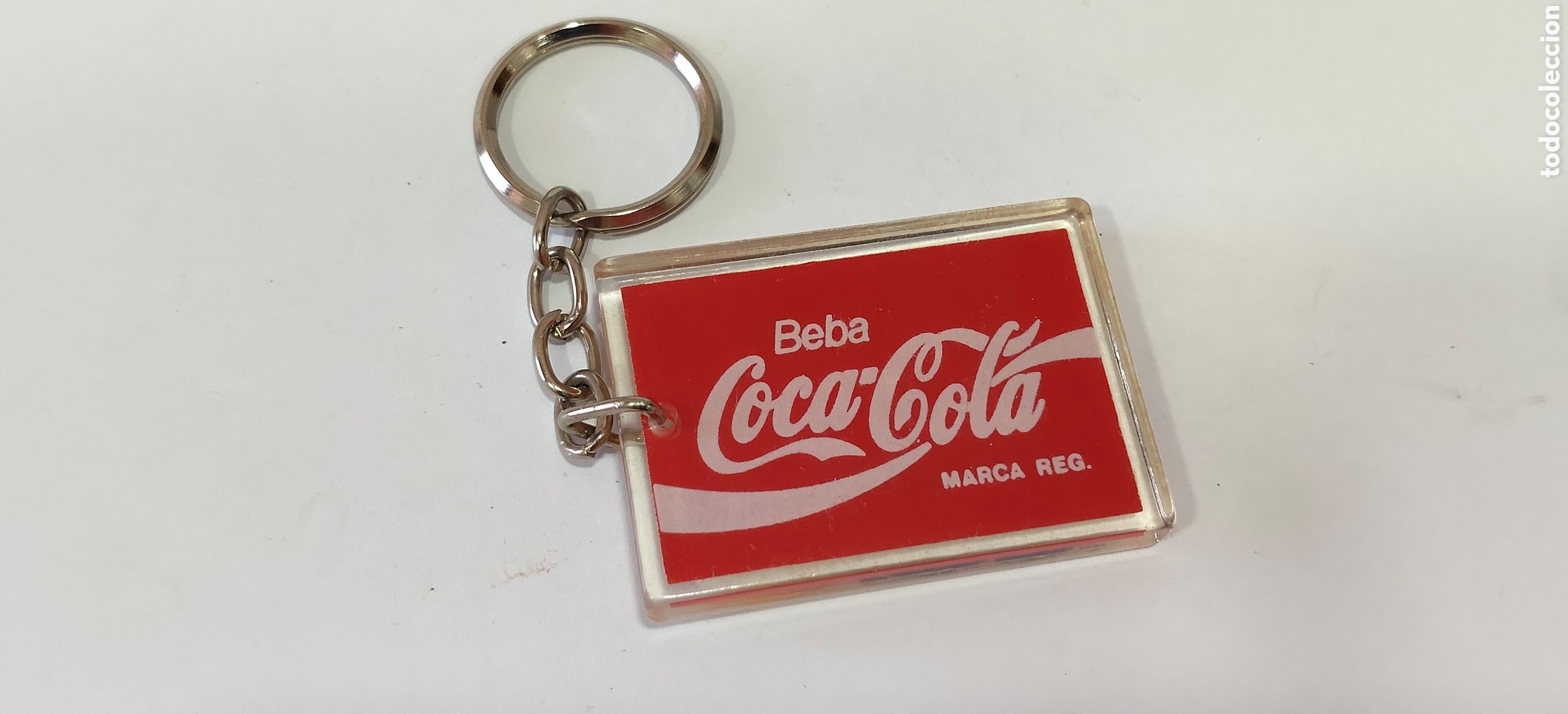 Coleccionismo de Coca-Cola y Pepsi: TODO UN CLASICO LLAVERO PUBLICITARIO BEBA COCA COLA SEVILLA 92 ,(Material Metraquilato)