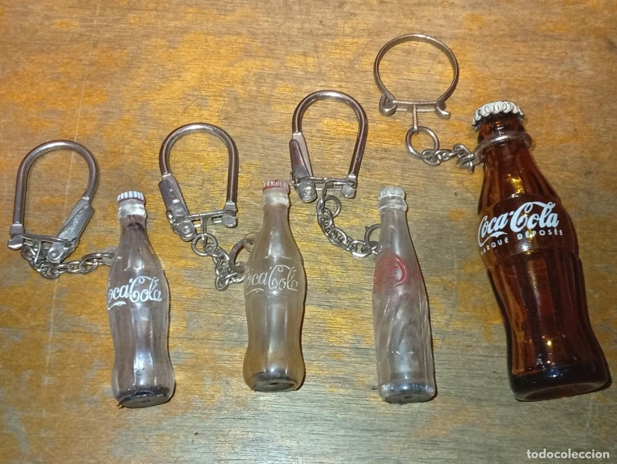 Sammeln von Coca-Cola und Pepsi: PAREJA LLAVERO BOTELLA COCA COLA CRISTAL COCACOLA TAPON CHAPA A&Ntilde;OS 60 VINTAGE