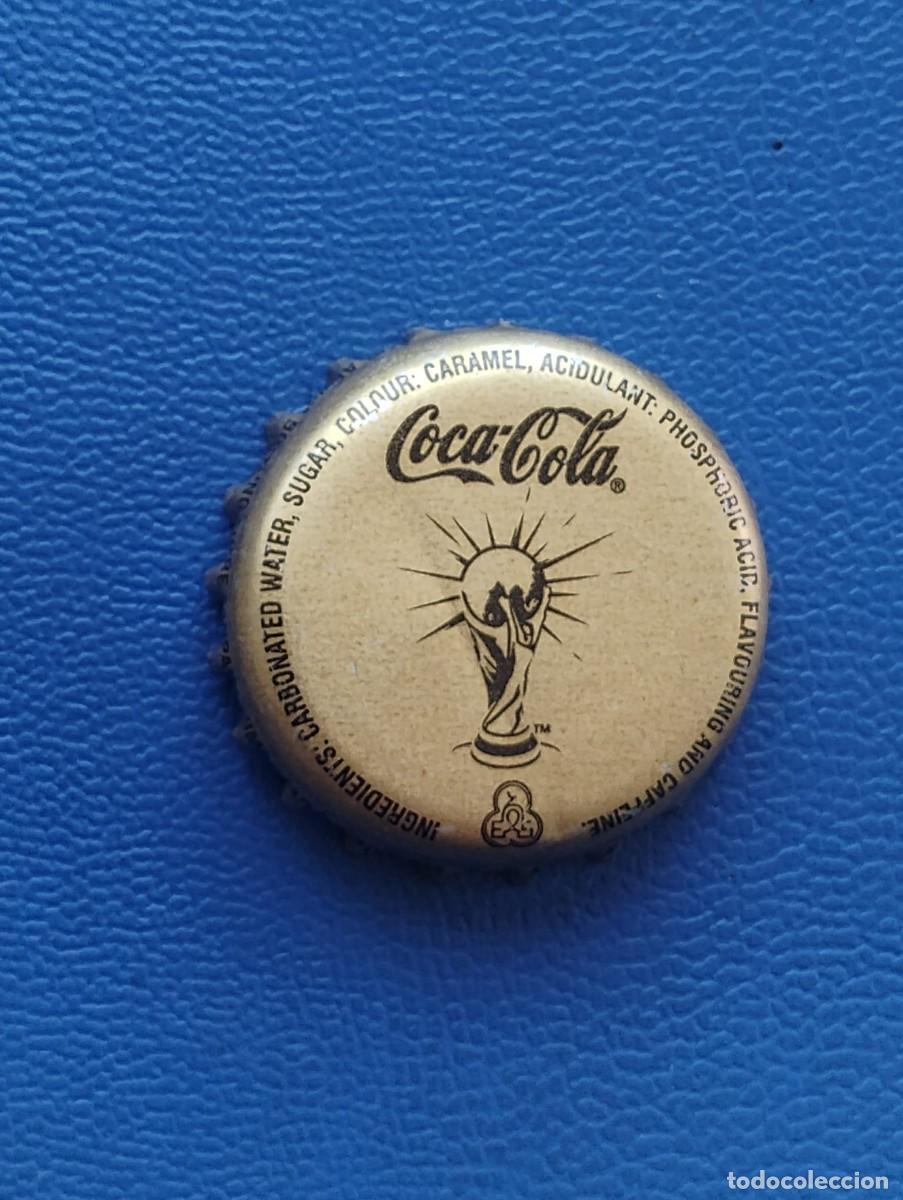 Collecting of Coca-Cola and Pepsi: CHAPA/TAPON CORONA COCA-COLA - (EAST AFRICA) COLOR DORADO
