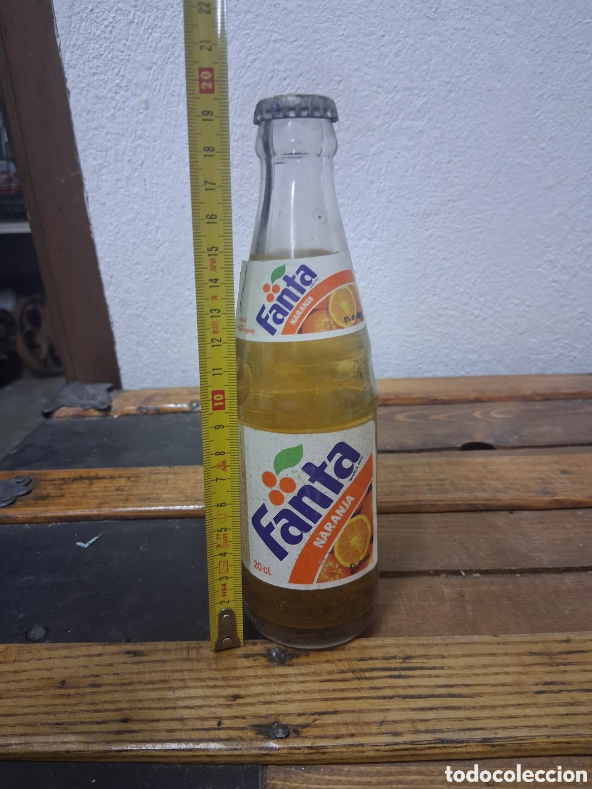 Coleccionismo de Coca-Cola y Pepsi: Botella de fanta llena con etiqueta y chapa