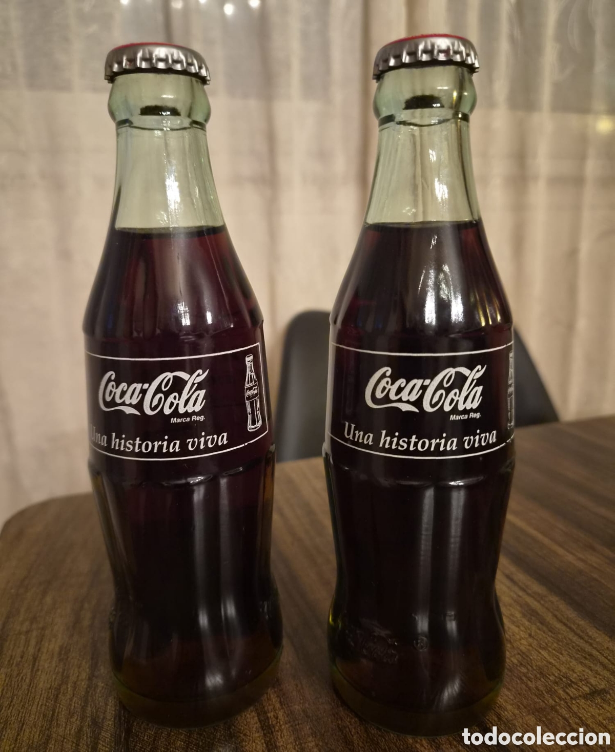 Coleccionismo de Coca-Cola y Pepsi: Lote 2 Botellas Coca-Cola Vidrio Serigrafiadas 1995 - Colecci&oacute;n Albert Molina (Llenas / Sin Abrir)