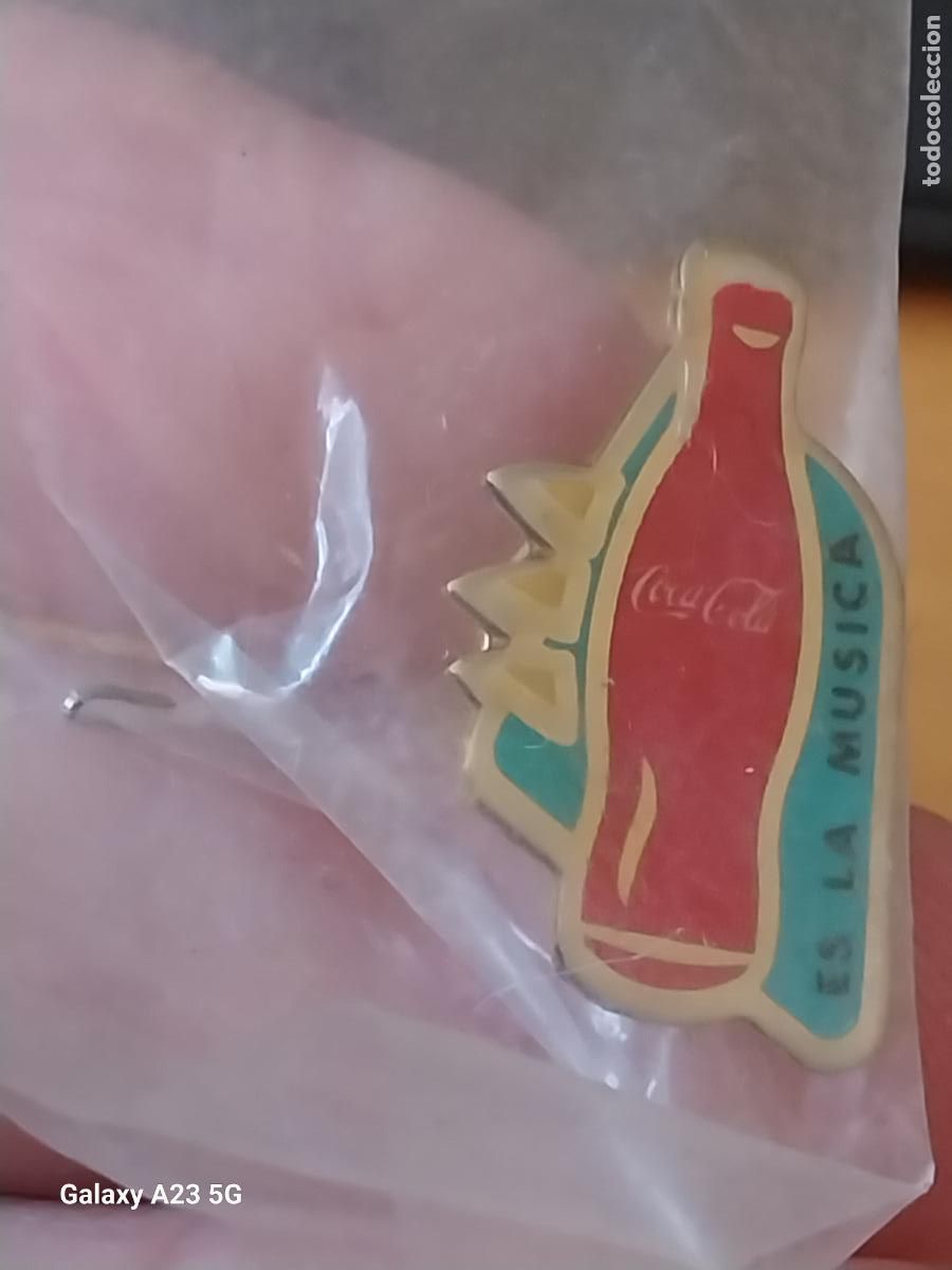 Coleccionismo de Coca-Cola y Pepsi: COCA COLA ES LA MUSICA PIN PINCHO BLISTER 2.43CMS ALTO