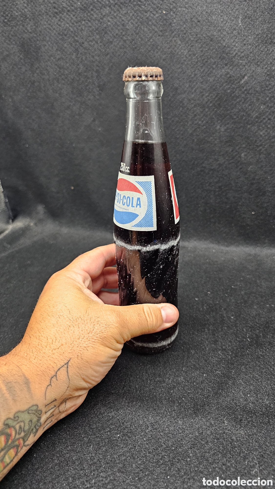 Coleccionismo de Coca-Cola y Pepsi: Antigua botella de Pepsi sin abrir - Foto 2