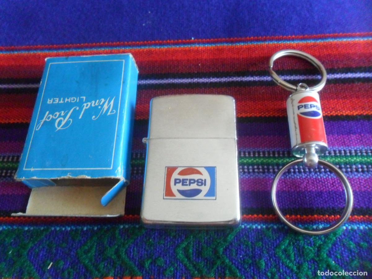 Coleccionismo de Coca-Cola y Pepsi: PEPSI COLA MECHERO TIPO ZIPPO WIND PROOF LIGHTER EN CAJA Y LLAVERO. RAROS.