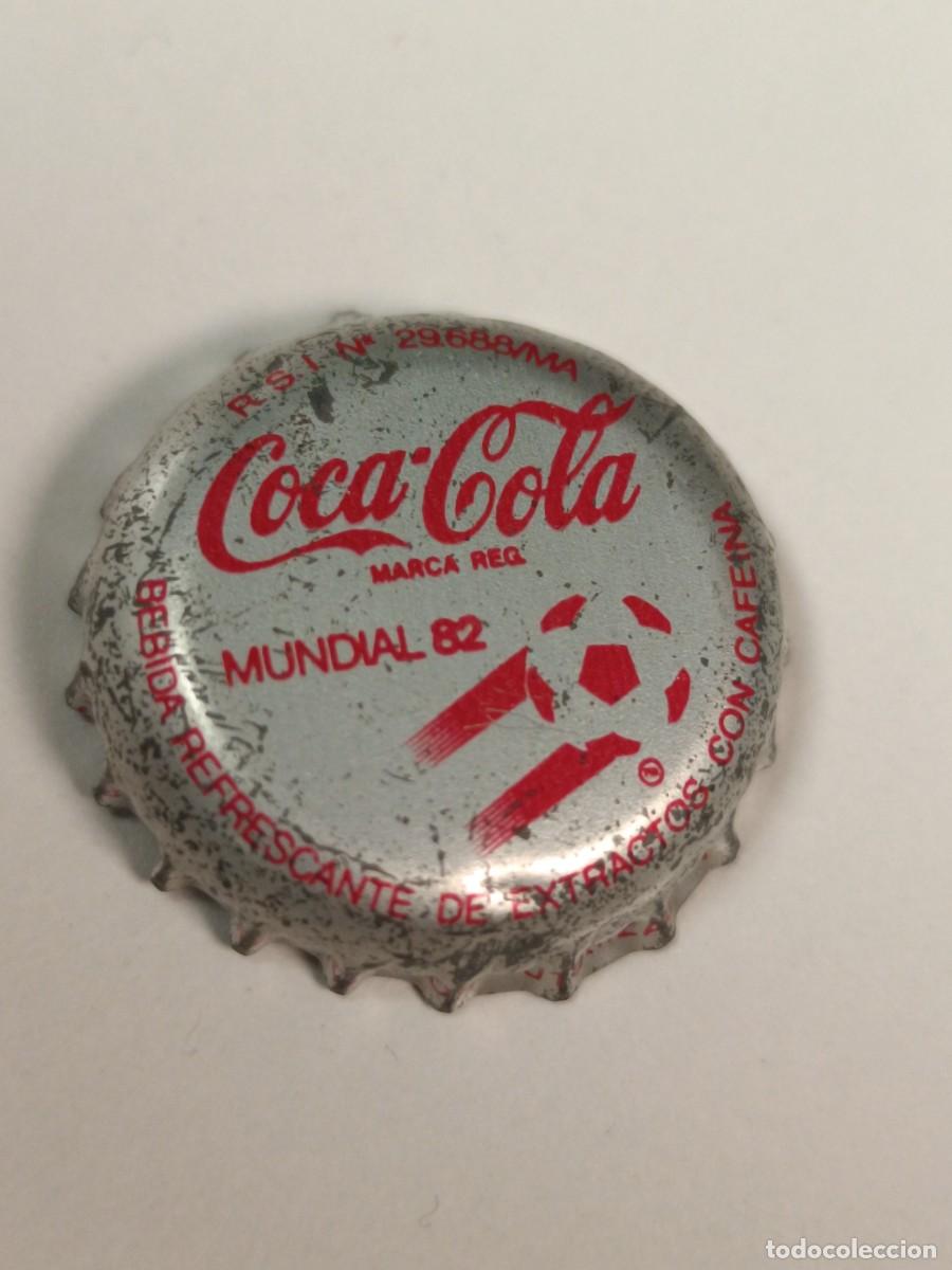Coleccionismo de Coca-Cola y Pepsi: ANTIGUO TAP&Oacute;N DE COCA COLA MUNDIAL 82, CON IMAGEN TRASERA