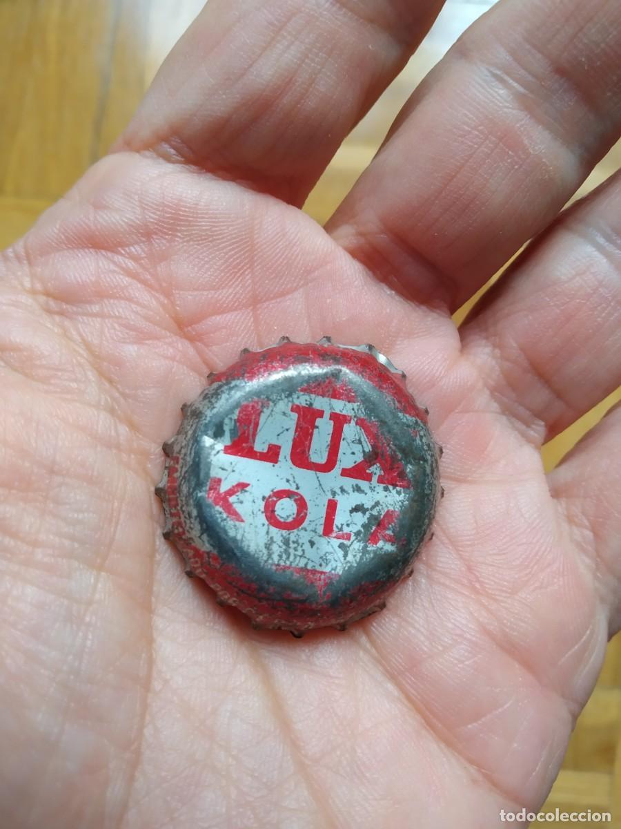 Coleccionismo de Coca-Cola y Pepsi: CHAPA TAPON CORONA LUX KOLA - MADRID VER FOTOS