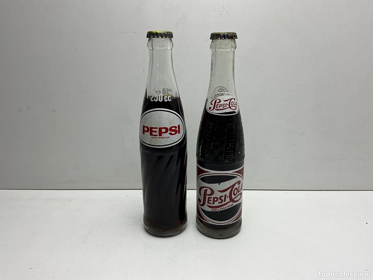 Coleccionismo de Coca-Cola y Pepsi: LOTE DE ANTIGUAS BOTELLAS PEPSI - COLA LLENAS SIN ABRIR - RARA CHAPA CORONA -40 VIAJES A DALLAS