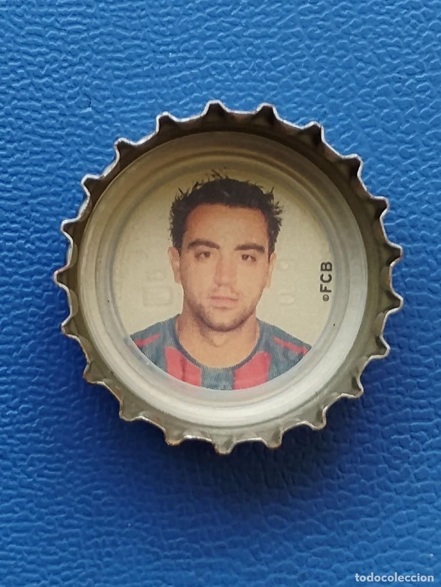 Coleccionismo de Coca-Cola y Pepsi: CHAPA/TAPON CORONA COCA COLA - JUGADOR F.C. BARCELONA XAVI - INTERIOR BLANCO