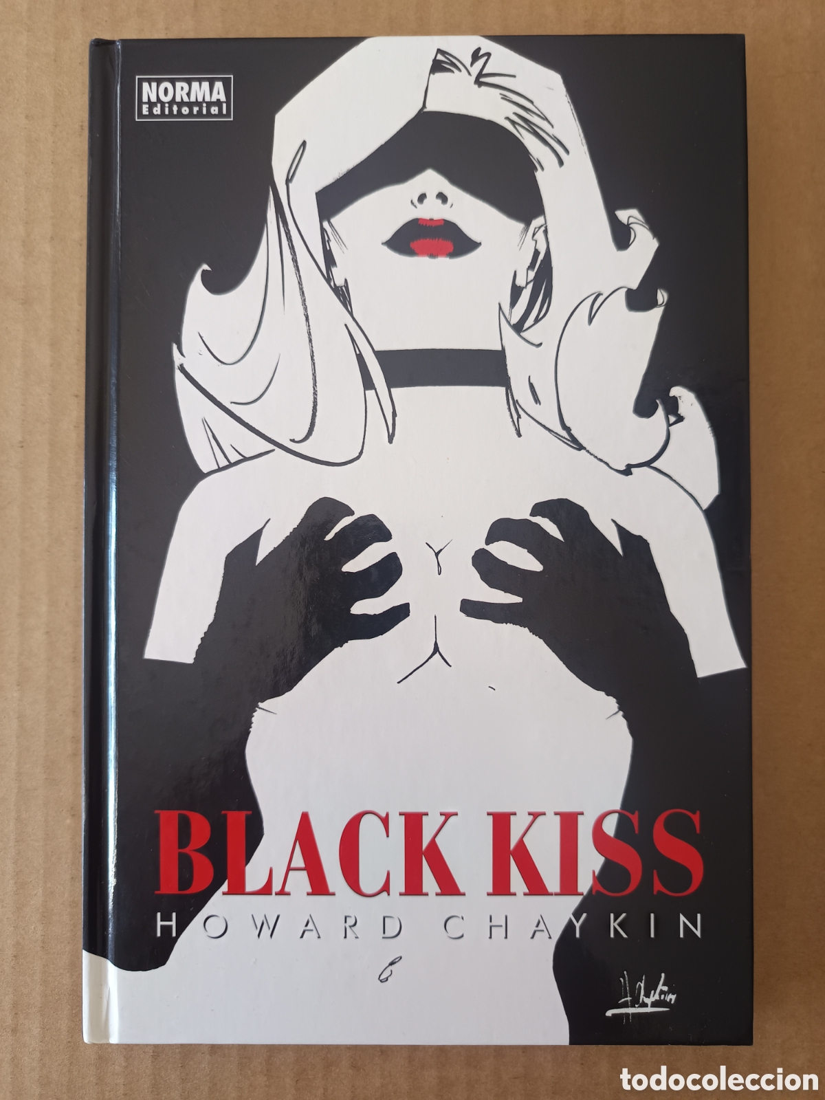 Comics: Black Kiss, por Howard Chaykin (Norma, 2003).