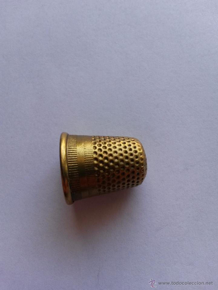 Coleccionismo de dedales: Dedal de 1,6 cms. diametro, boca,dorado - Foto 1