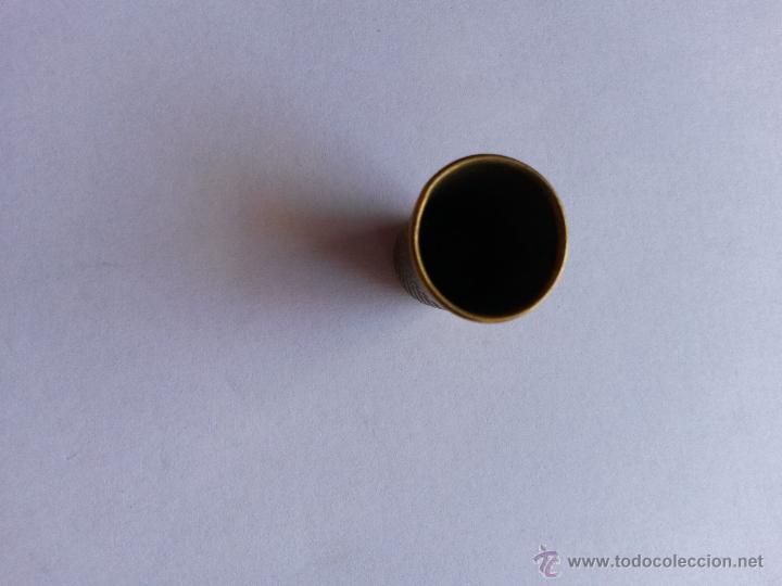 Coleccionismo de dedales: Dedal de 1,6 cms. diametro, boca,dorado - Foto 2