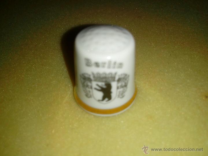 Coleccionismo de dedales: DEDAL PORCELANA BERL&Iacute;N - Foto 1