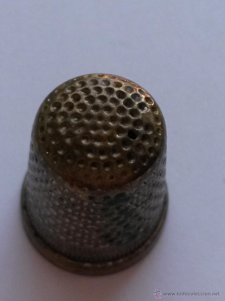Coleccionismo de dedales: Dedal de 2x 1,7 cms - Foto 2