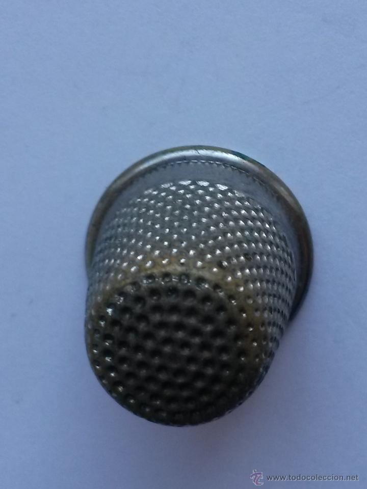 Coleccionismo de dedales: Dedal de 2x 1,9 cms - Foto 1