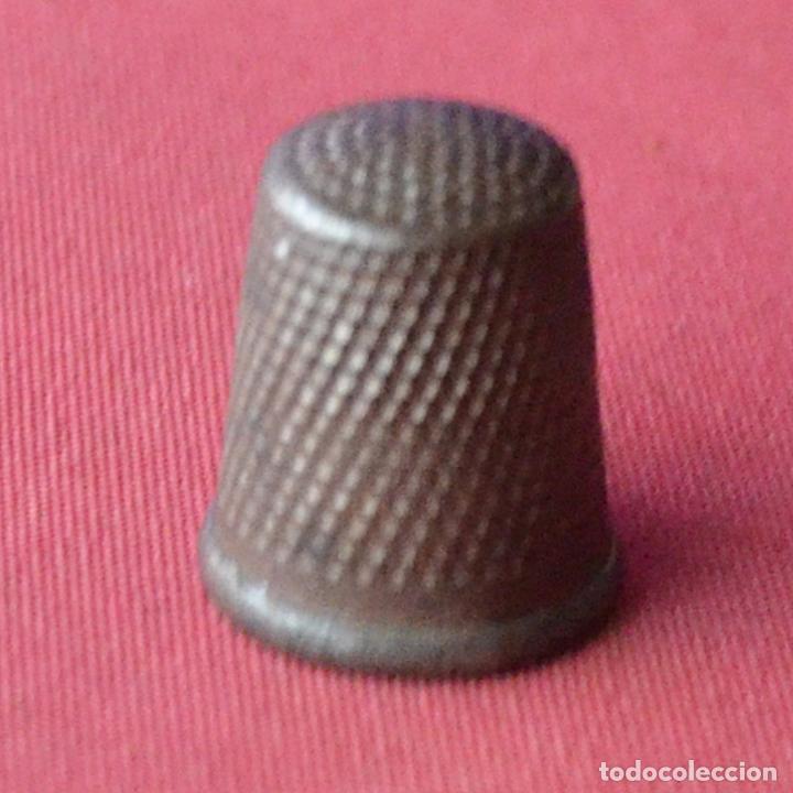 Coleccionismo de dedales: ANTIGUO DEDAL DE HIERRO - Foto 1