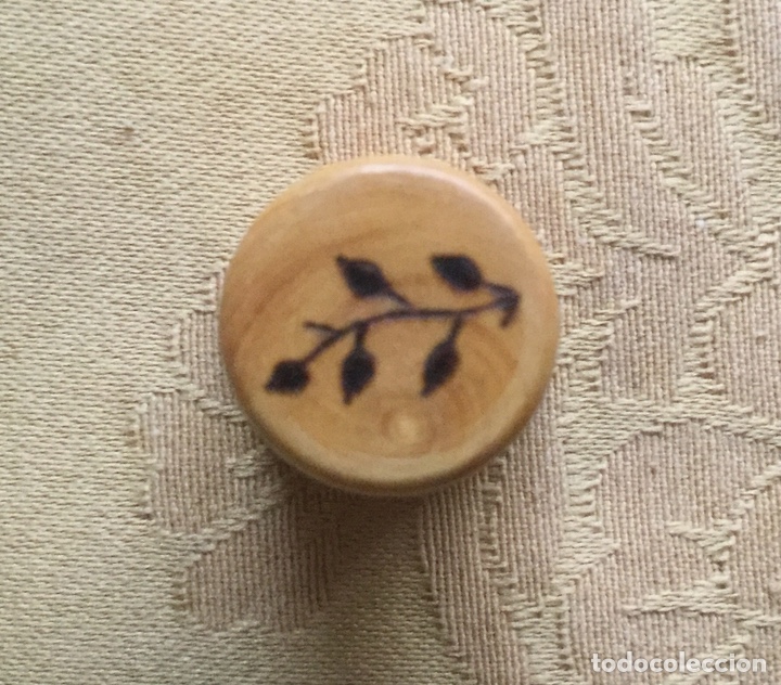 Coleccionismo de dedales: CURIOSO DEDAL DE COLECCI&Oacute;N DE MADERA DE JACA - Foto 2
