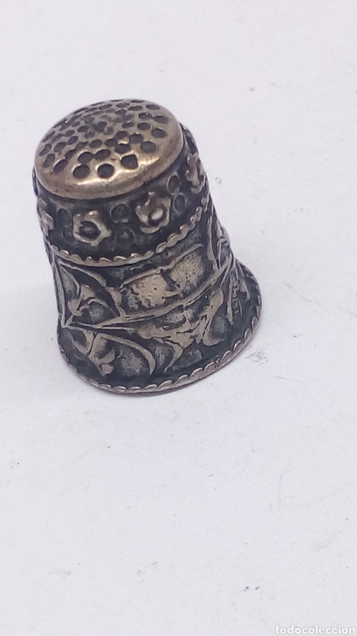 Coleccionismo de dedales: Dedal de plata con relieves antiguo/8 - Foto 3